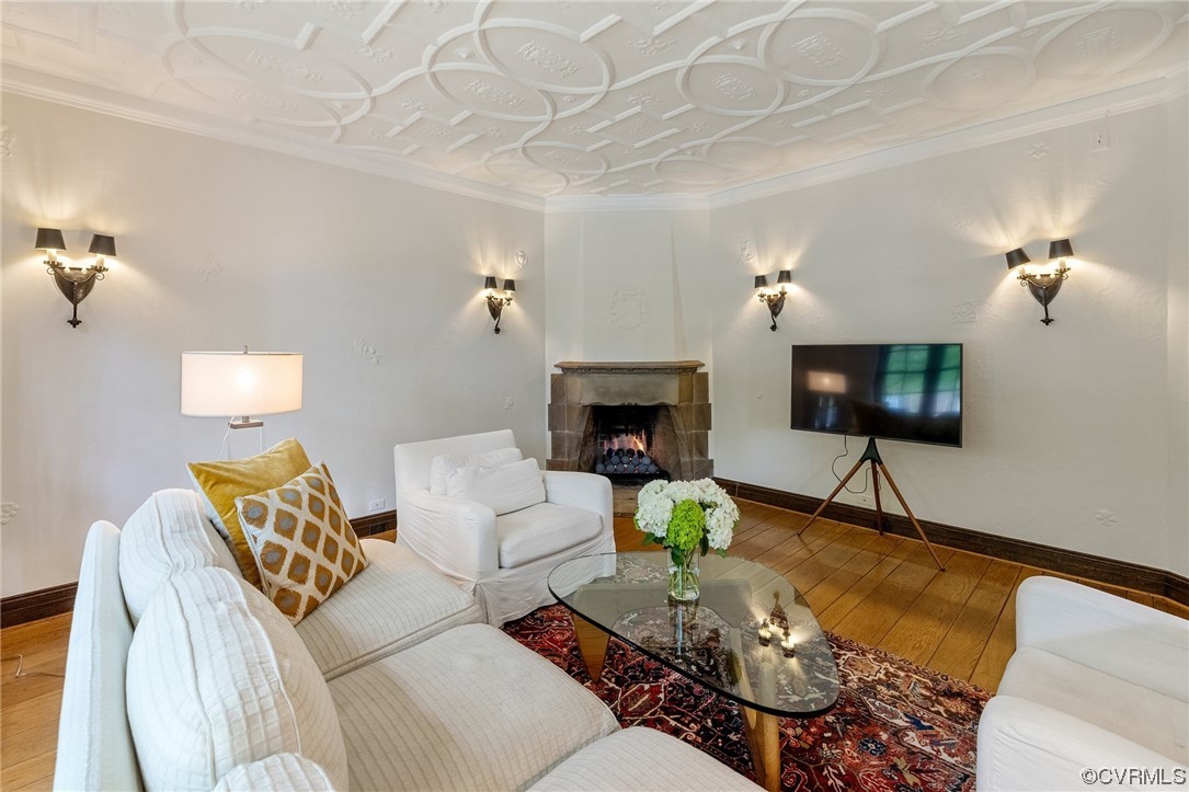 3102 Monument Avenue