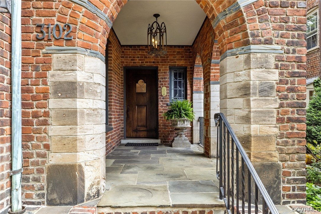 3102 Monument Avenue