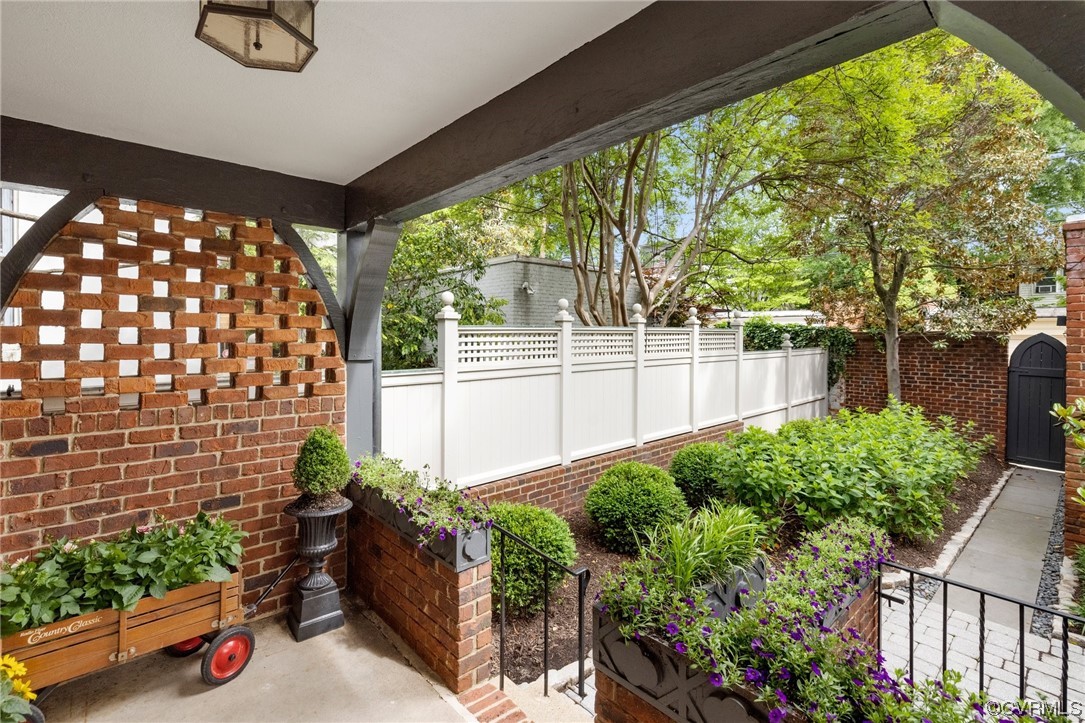 3102 Monument Avenue