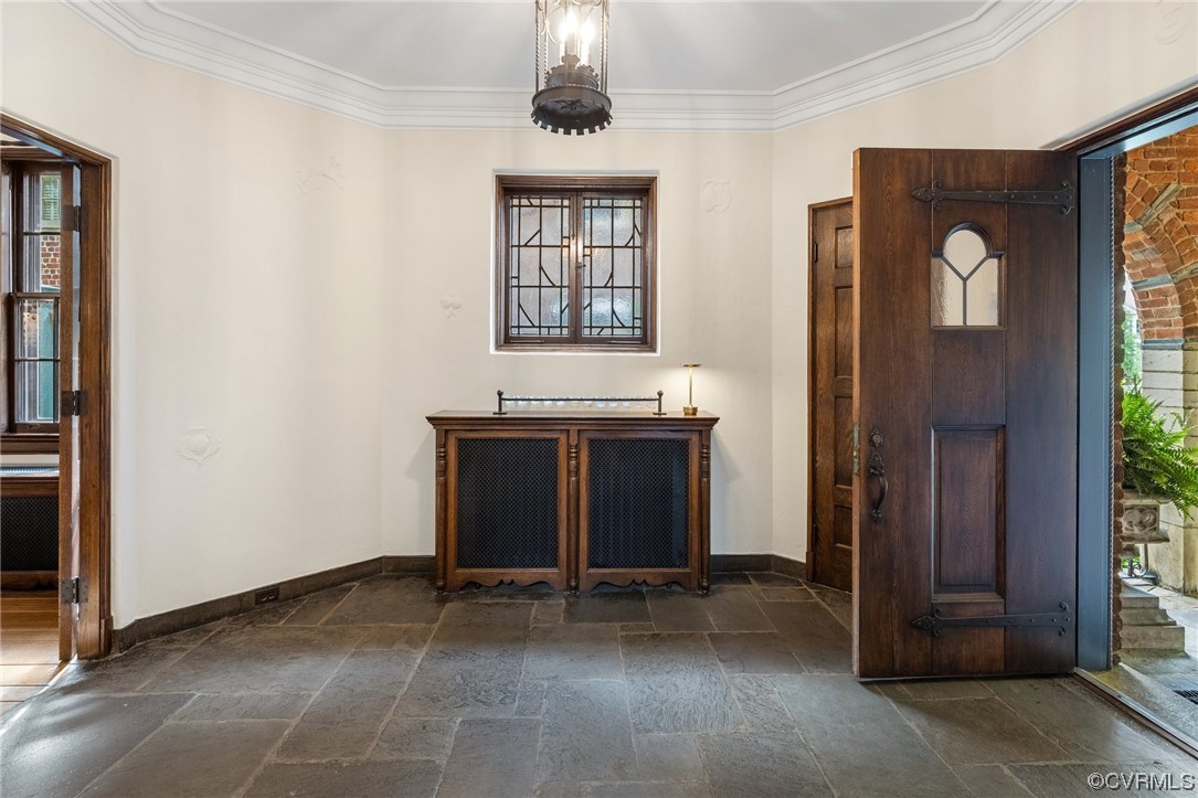 3102 Monument Avenue