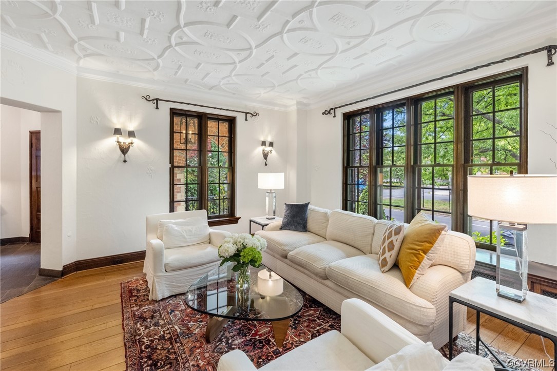 3102 Monument Avenue