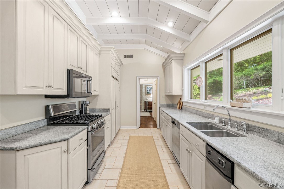 6120 Saint Andrews Lane