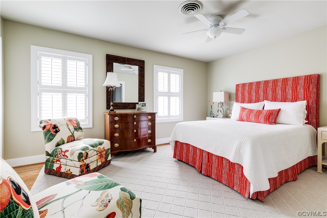 300 N RIDGE Road Unit: 18