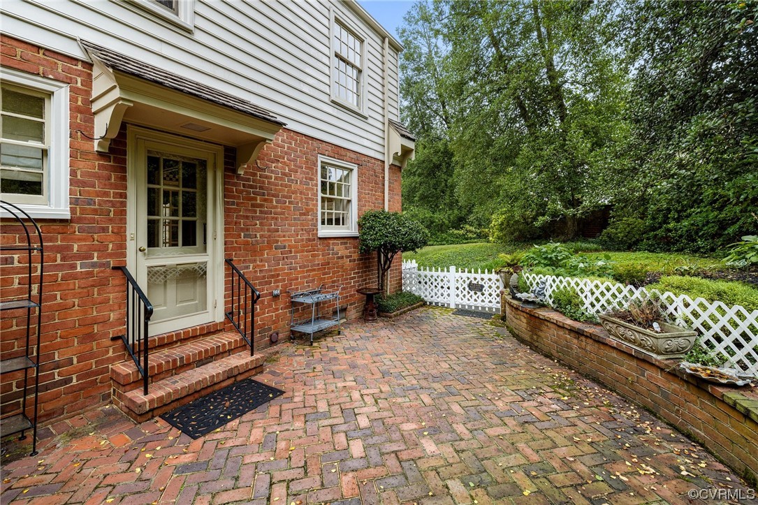 6161 River Road Unit: 9