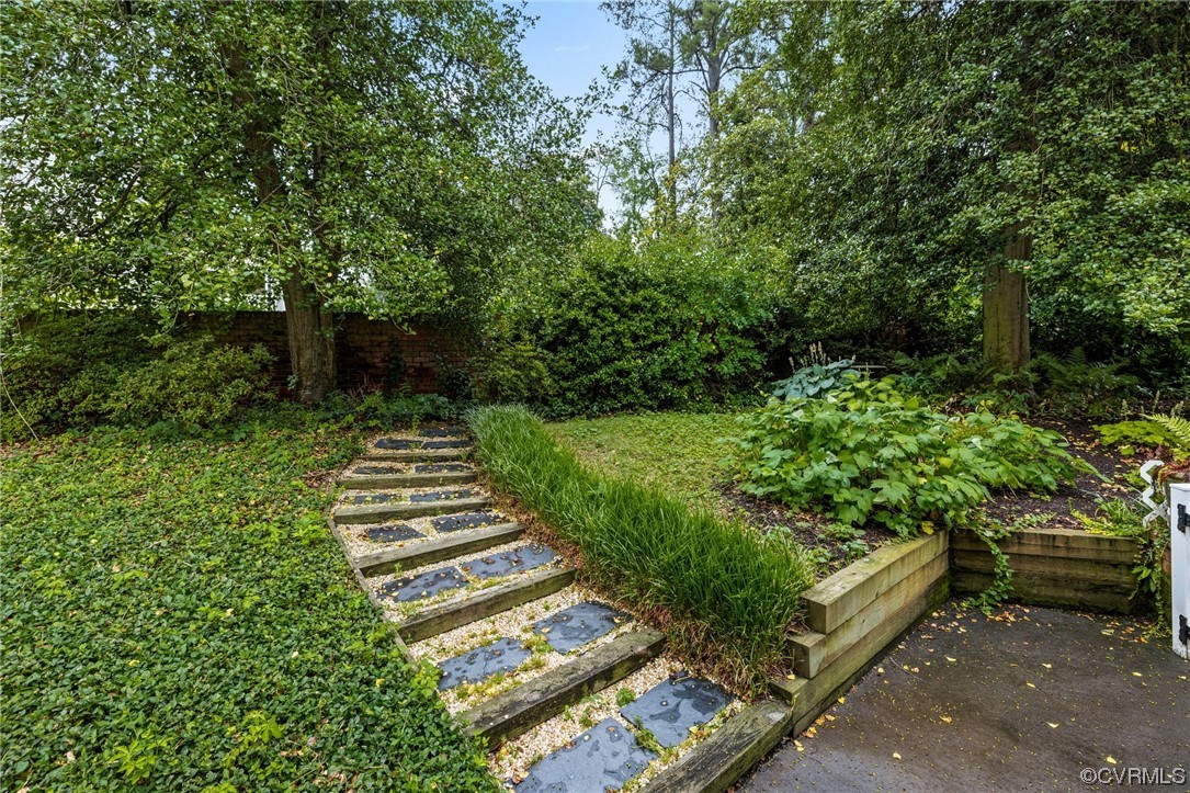 6161 River Road Unit: 9