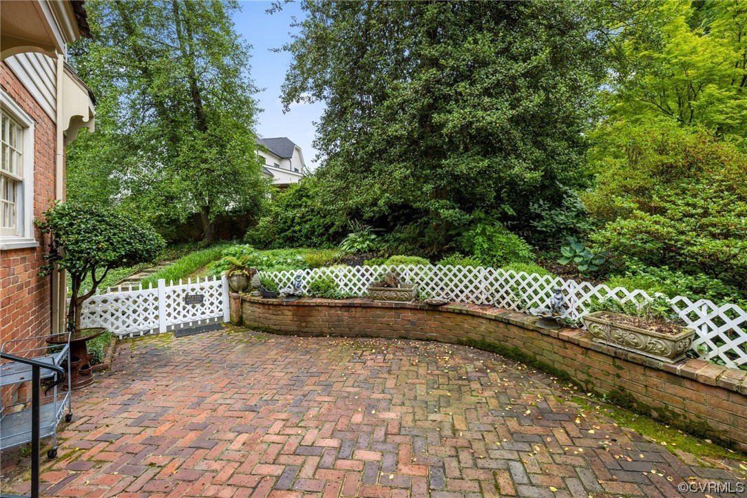 6161 River Road Unit: 9