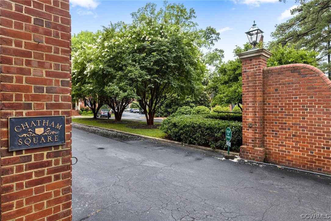 6161 River Road Unit: 9
