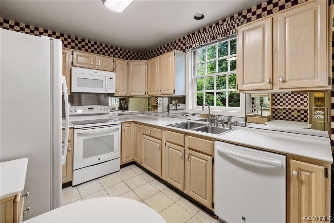 6161 River Road Unit: 9