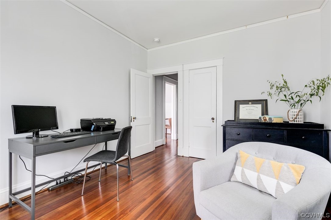 6806 Kensington Avenue