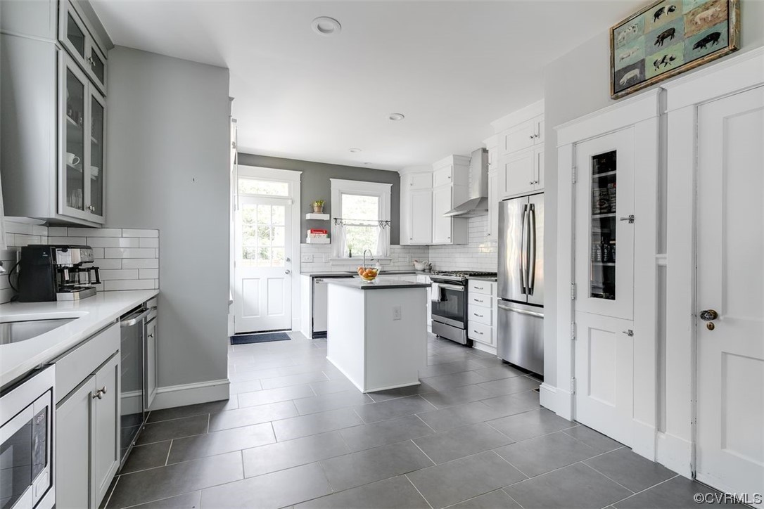 6806 Kensington Avenue