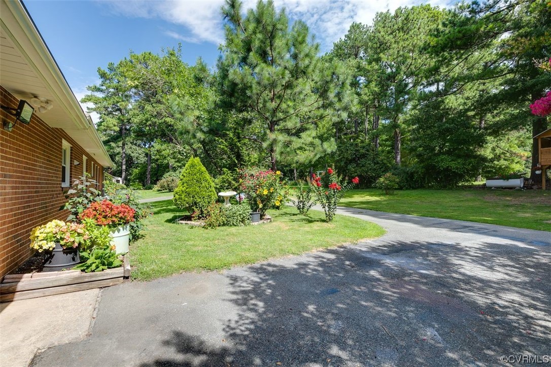 5252 Gravelbrook Drive