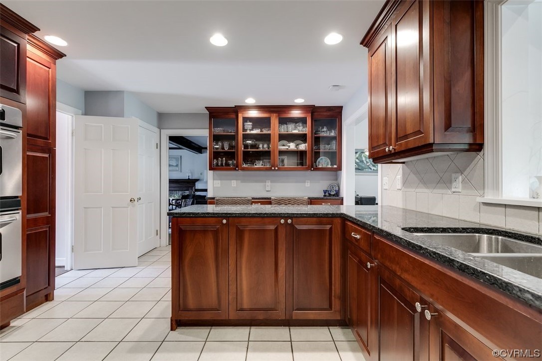 802 Lindsay Court