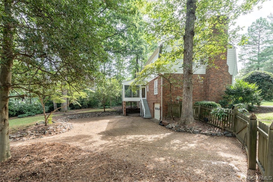 100 N Mooreland Road