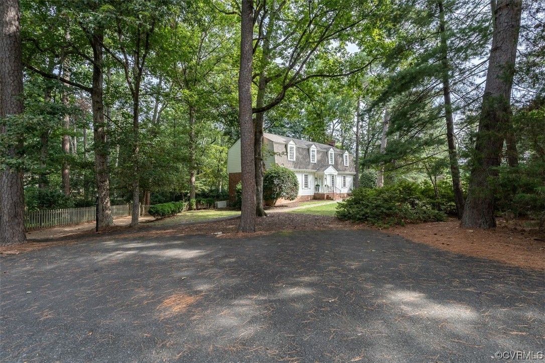 100 N Mooreland Road