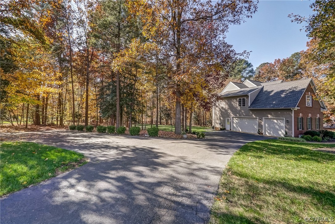 10607 Macandrew Lane