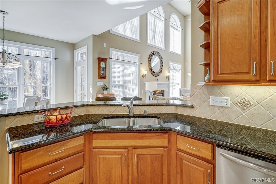 10607 Macandrew Lane