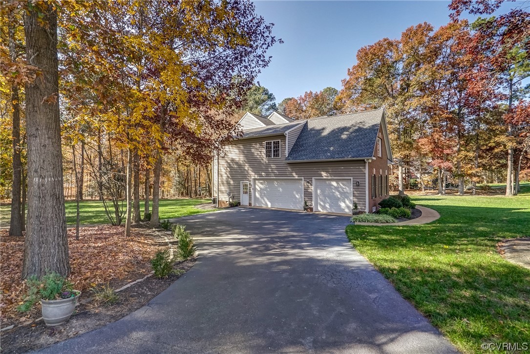 10607 Macandrew Lane