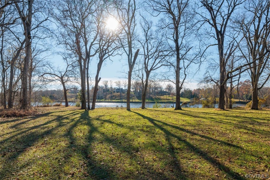 4 Lorraine Station Road