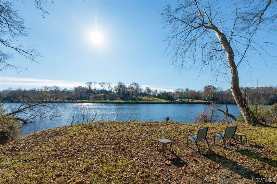 4 Lorraine Station Road