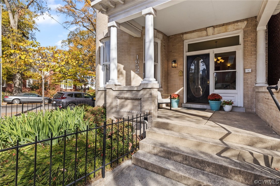 1652 W Grace Street Unit: U1A