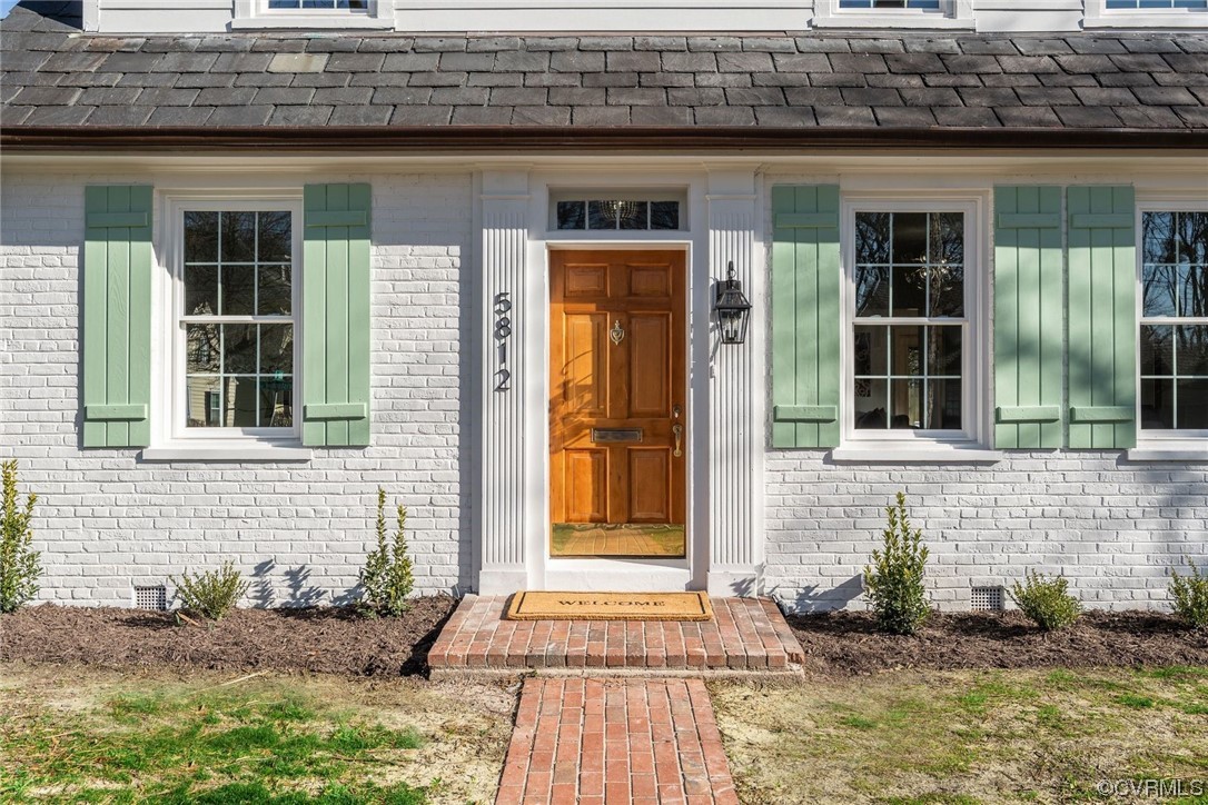 5812 Christopher Lane