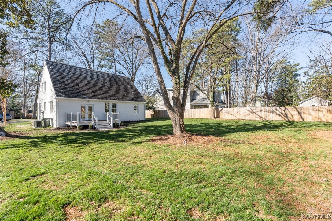 5812 Christopher Lane