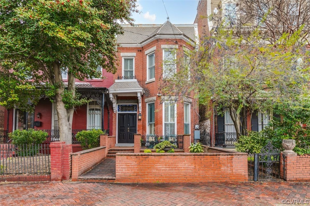 12 E Clay Street