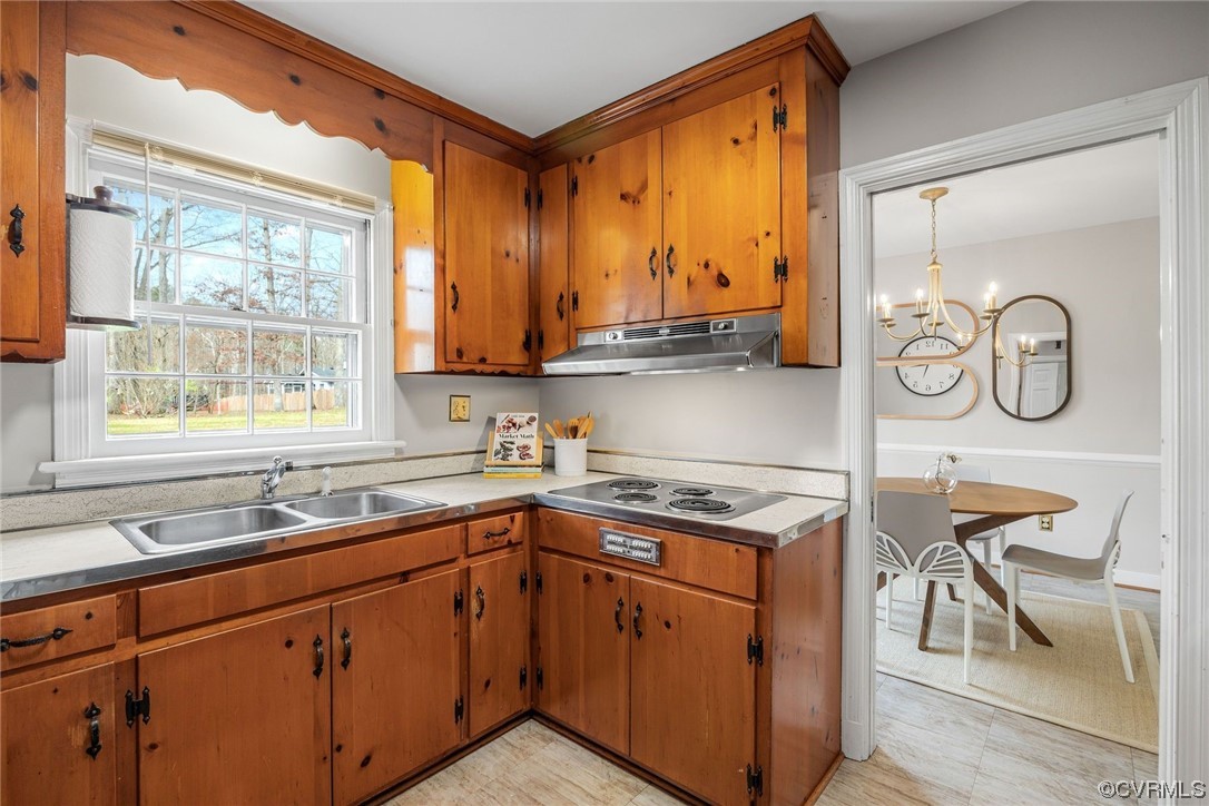 562 & 566 Ville Ponteaux Ln