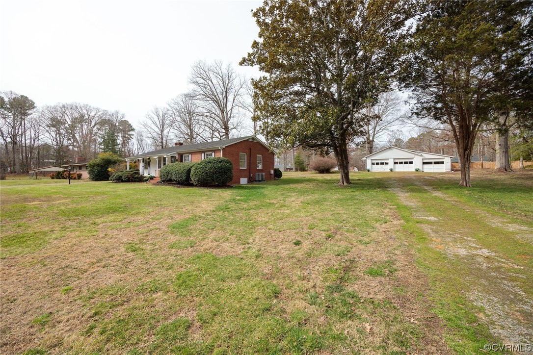 562 & 566 Ville Ponteaux Ln