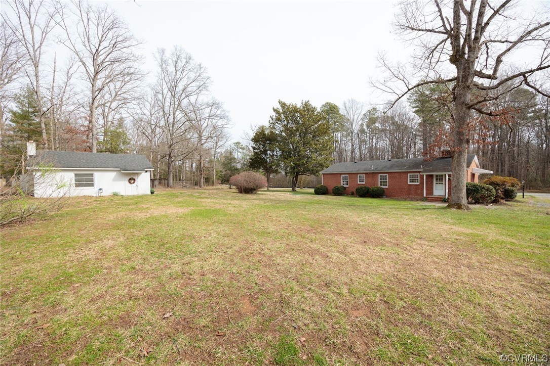 562 & 566 Ville Ponteaux Ln