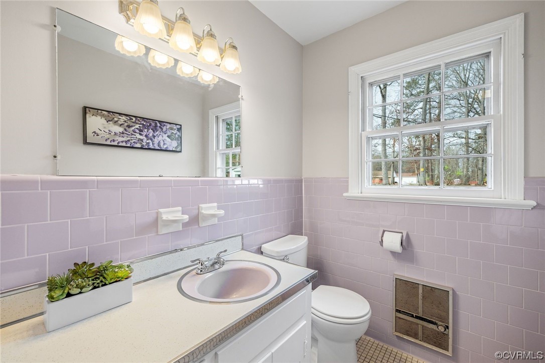 562 & 566 Ville Ponteaux Ln