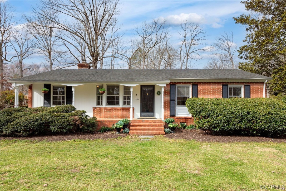 562 & 566 Ville Ponteaux Ln