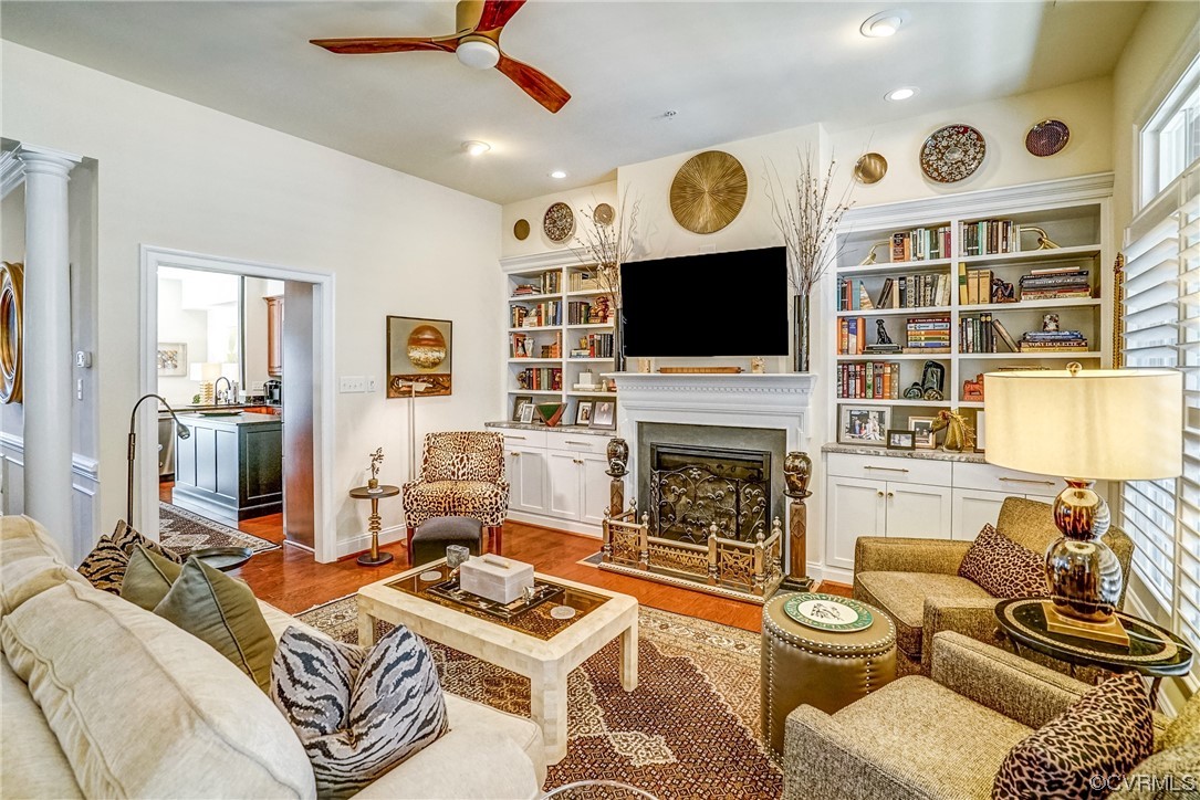 1205 Hyde Ln