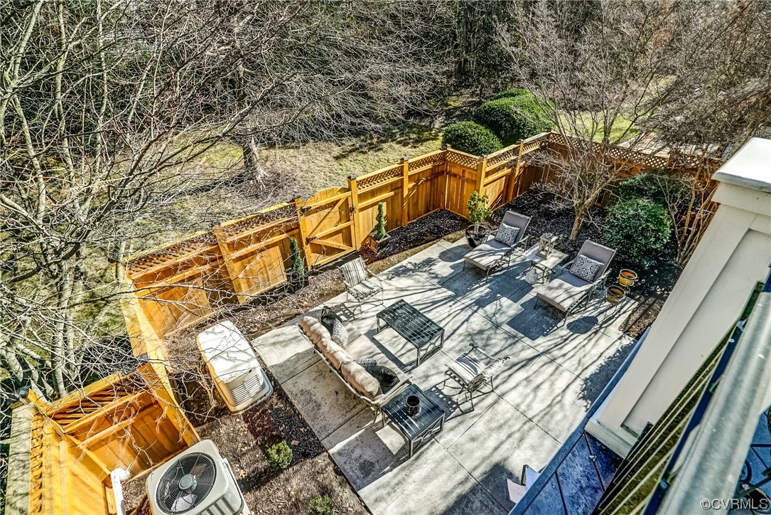 1205 Hyde Ln