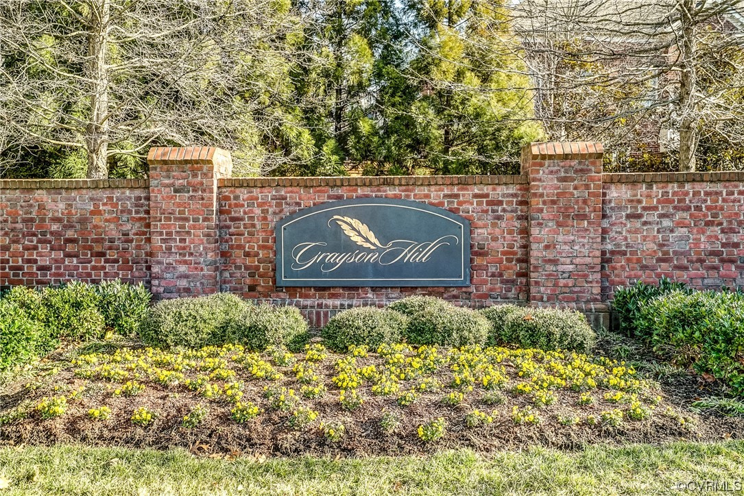 1205 Hyde Ln