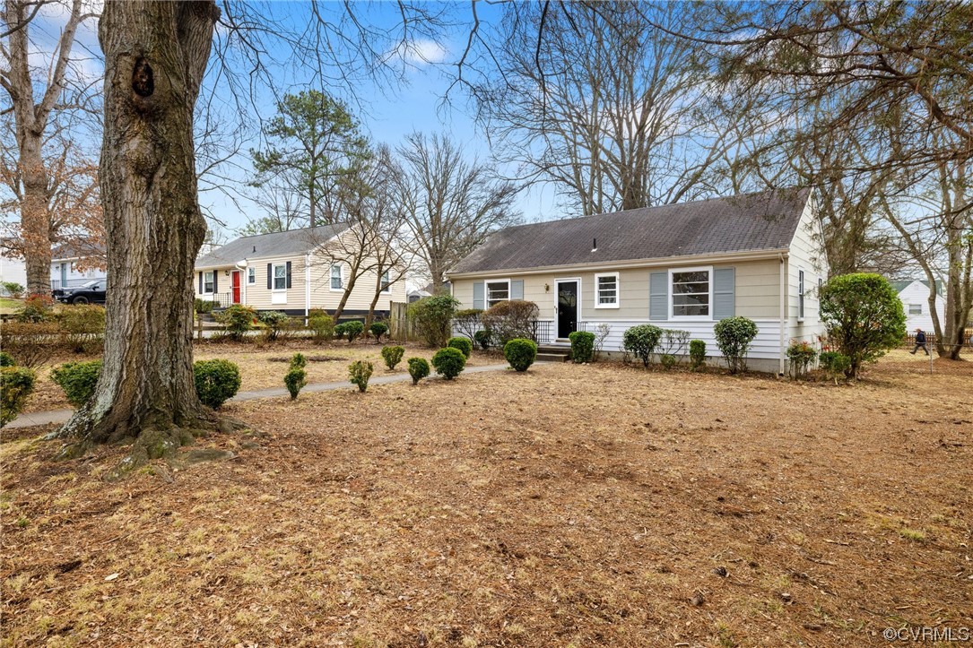 2301 Golden Rd