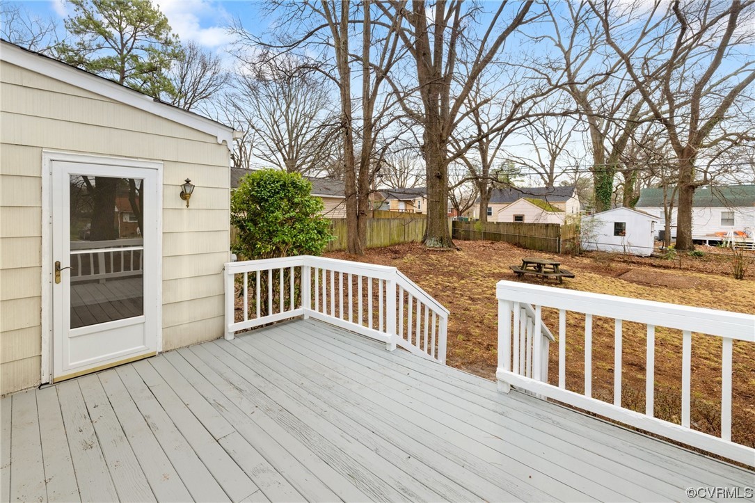 2301 Golden Rd