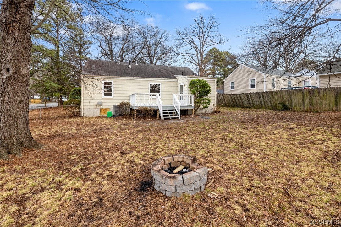 2301 Golden Rd