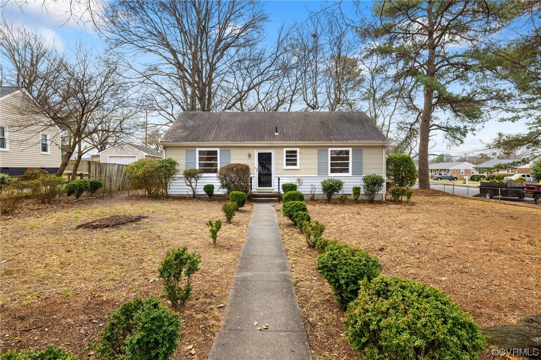 2301 Golden Rd