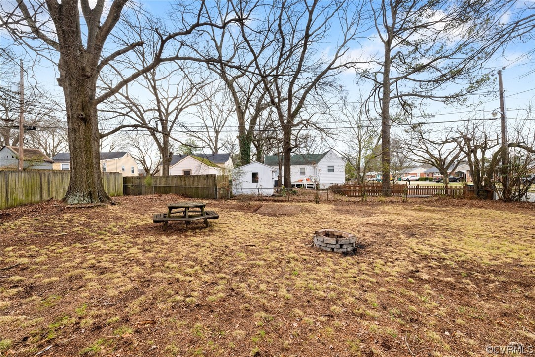2301 Golden Rd