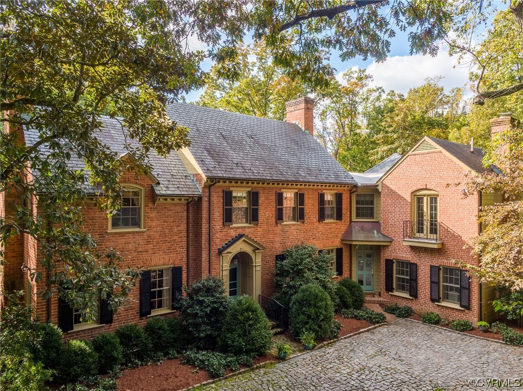 314 Summit Ln