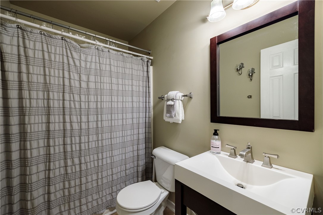 2900 Warfield Ridge Ter