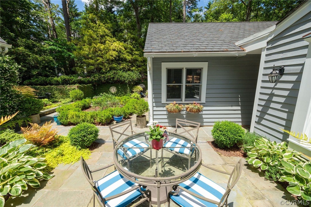 527 Sleepy Hollow Rd.