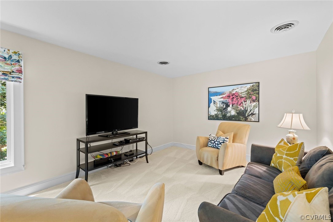 527 Sleepy Hollow Rd.