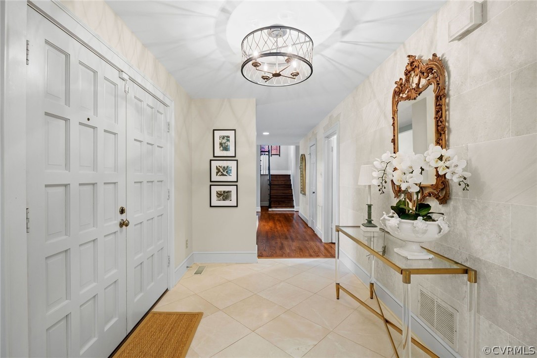 527 Sleepy Hollow Rd.