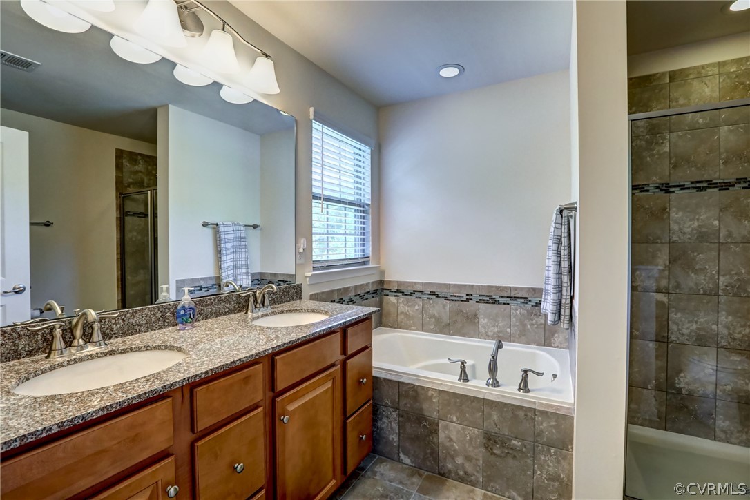 5541 Riverside Heights Way