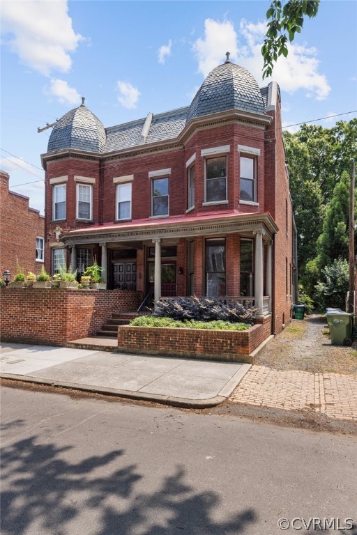 205 Strawberry St