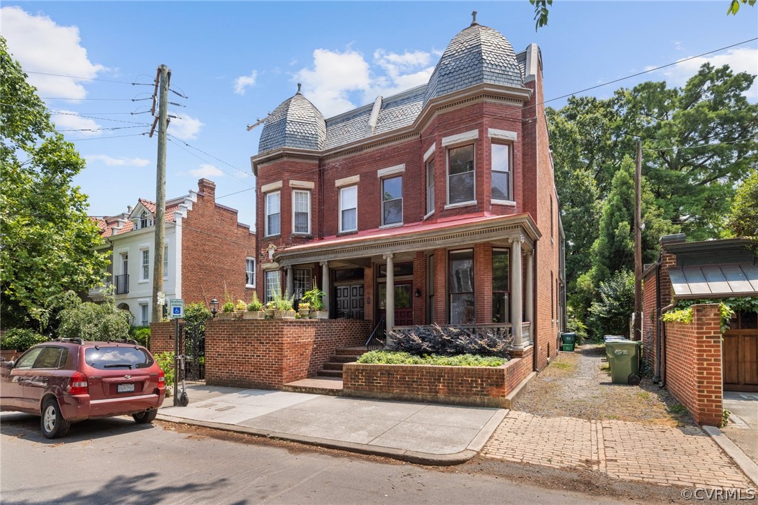 205 Strawberry St