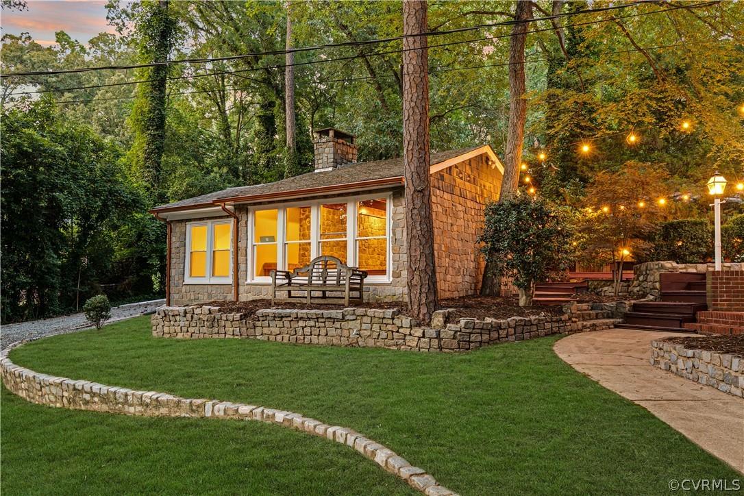 7944 Cherokee Rd