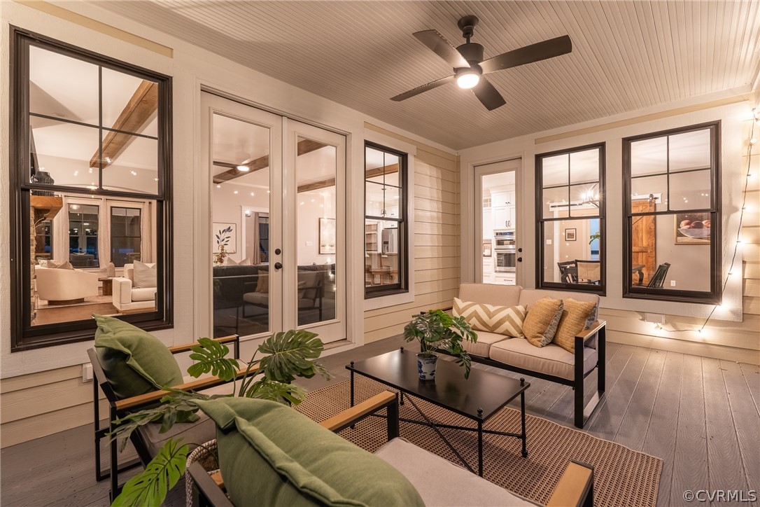 8301 Drakes Landing Ct